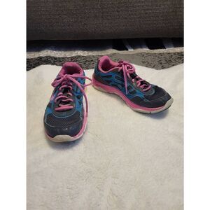 Under Armour pink/blue tennis shoes
